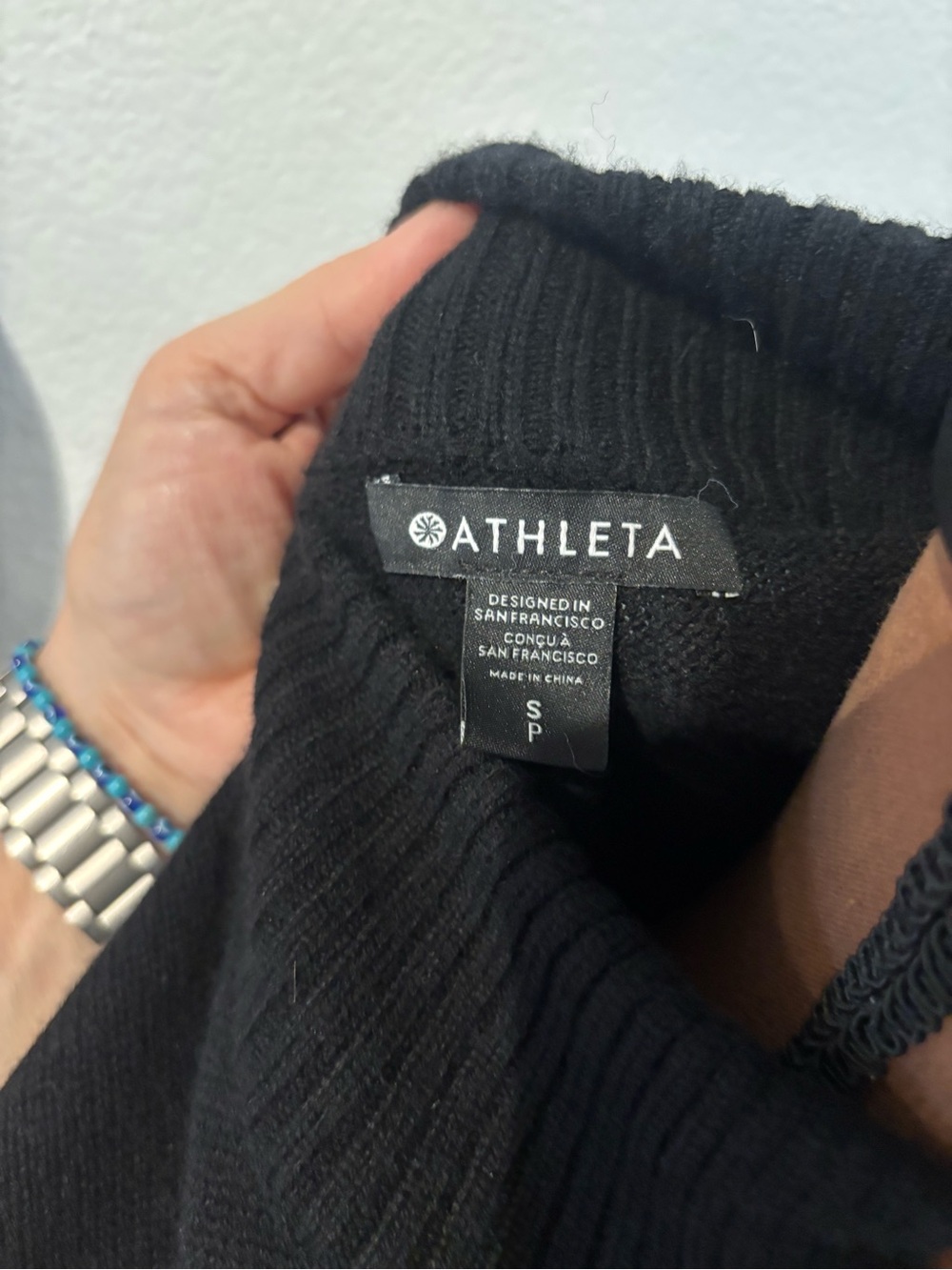 ATHLETA Alpine Spirit Wrap SZ S Black Sweater Cardigan Good Condition Great Find - Picture 9 of 13